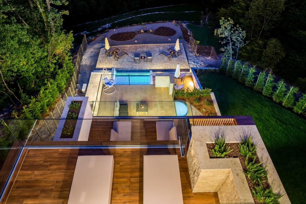 Villa Altavista - Seaview & Relax With Heated Pool & Minigolf Opatija Eksteriør billede