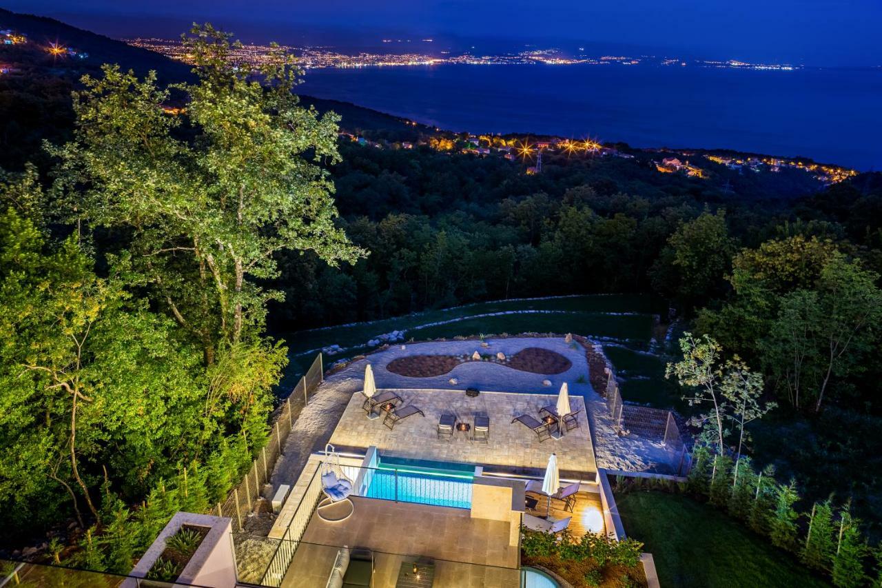 Villa Altavista - Seaview & Relax With Heated Pool & Minigolf Opatija Eksteriør billede